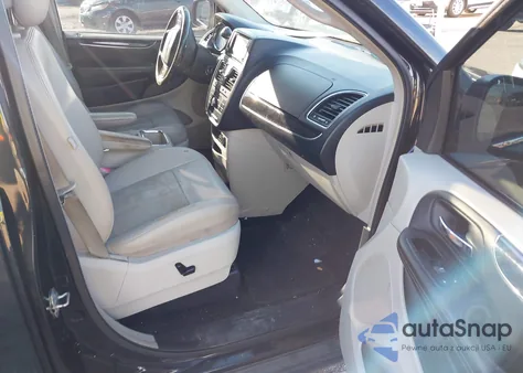 2013 Chrysler Town & Country Touring-L z USA, uszkodzony, nr VIN 2C4RC1CG5DR534152